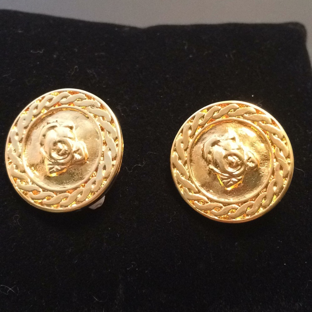 Vintage LC  gold tone Clips